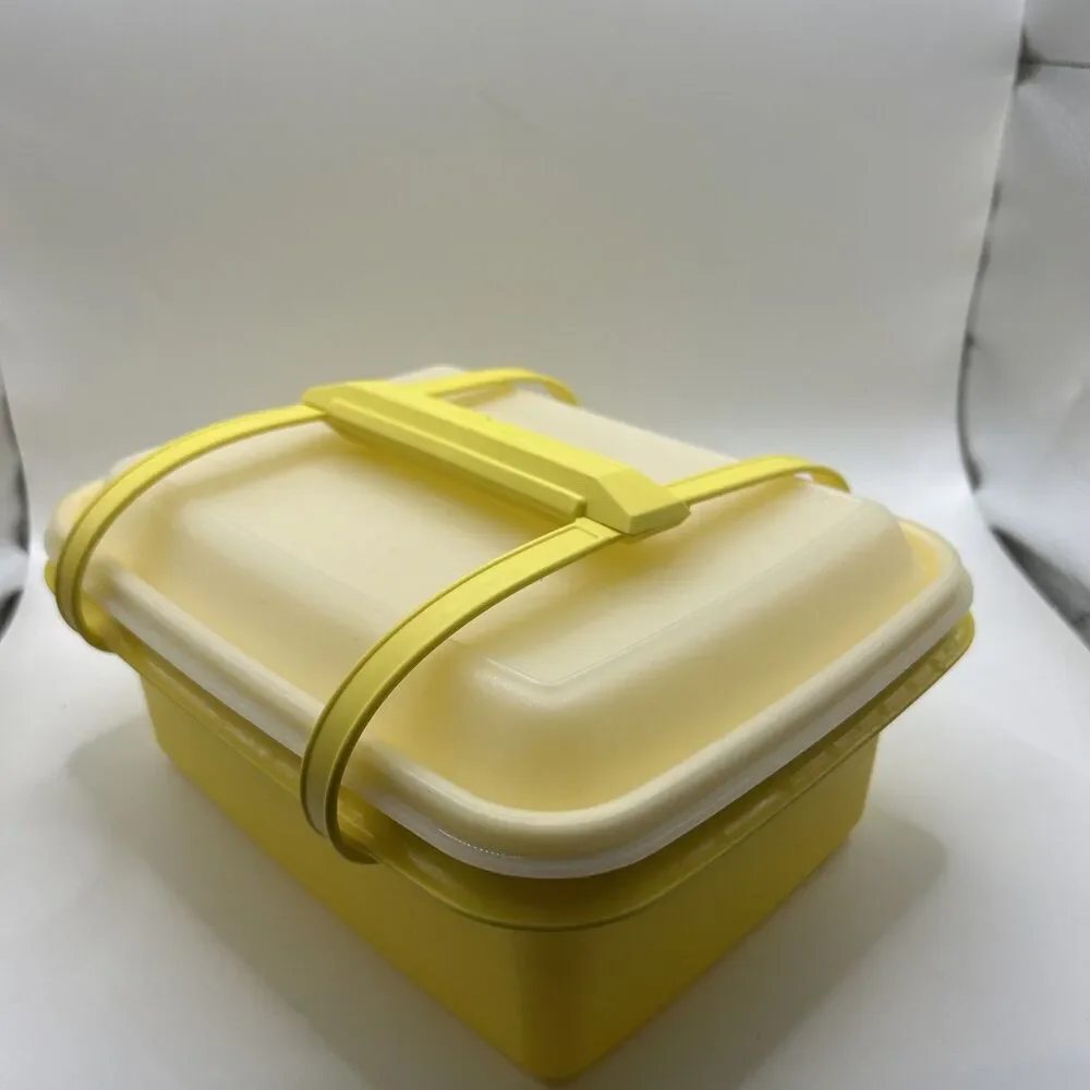 Vintage TUPPERWARE Pack N Carry Lunchbox Yellow